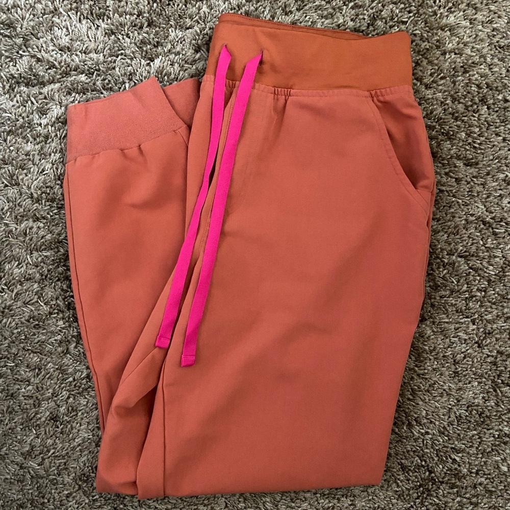 Figs Terracotta Zamora Jogger Pants, Medium Petite